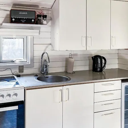 2 Bedroom Amazing In Feriehus Neksø