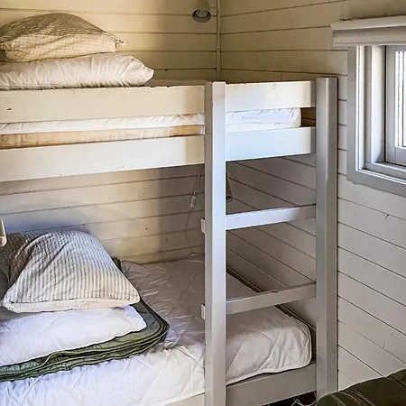 2 Bedroom Amazing In Feriehus Neksø