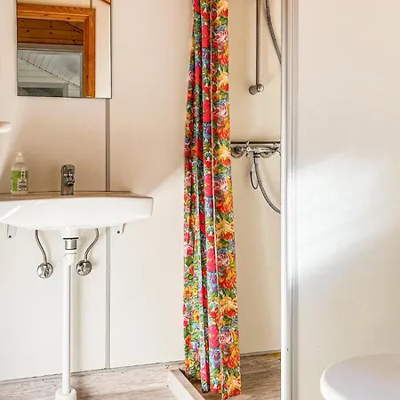 2 Bedroom Amazing In Neksø